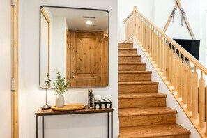 Interior - Park City Luxury Free Ski Waxes, Ski Tunes, and discounts on Rentals and Activities in town! (Park City)