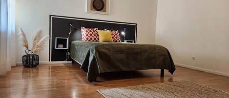 Fer et planche à repasser, accès Internet, draps fournis