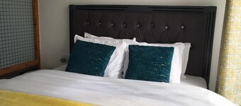 Elegant 1-Bedroom Apartment with Complimentary Pool