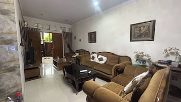 32-Zoll-Flachbildfernseher mit Kabelempfang