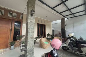 Property grounds - OYO 95075 Matoorstay Syariah (Pogung Lor)