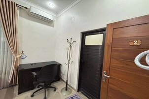 Deluxe Double Room | Interior