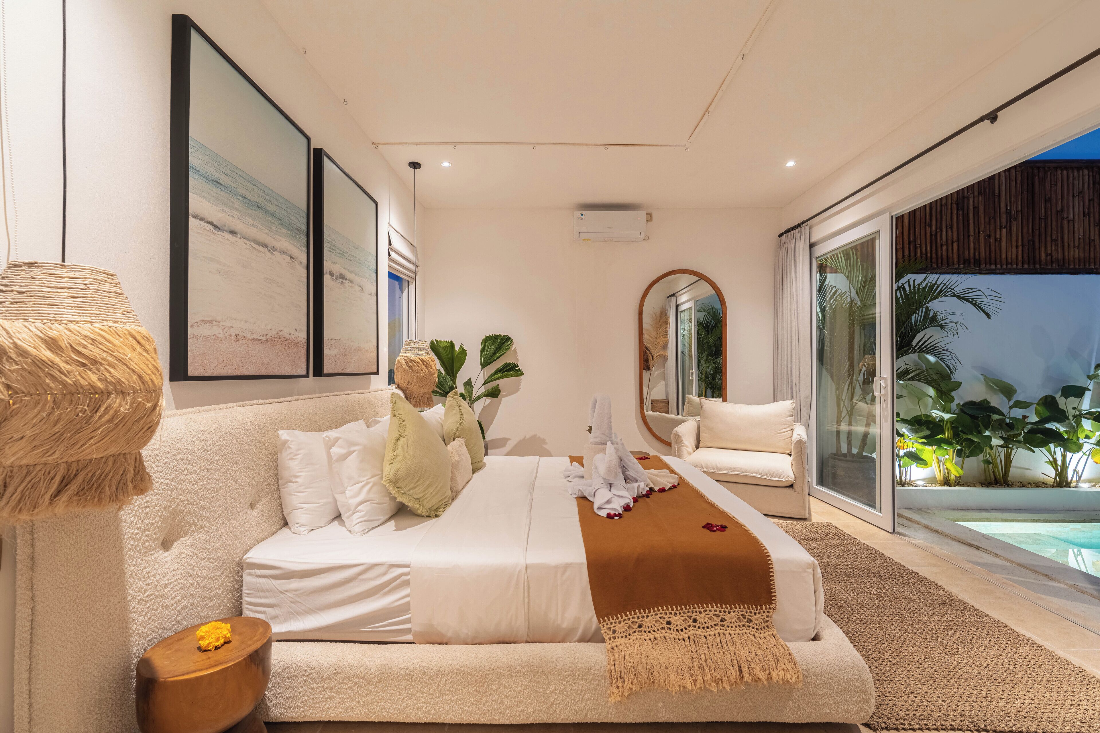 Cofres nos quartos, ferros/tábuas de passar roupa, Wi-Fi de cortesia