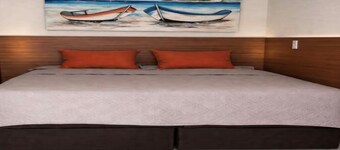 Suite with gourmet area and Private Green Space