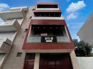 House | Exterior - Hotel O Deva Road Lucknow Awadh Regency (Lucknow)