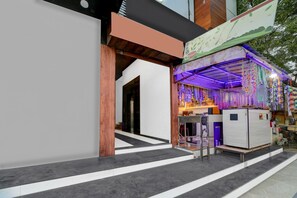 하우스 | 리셉션