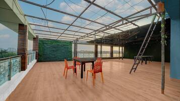 House | Outdoor dining