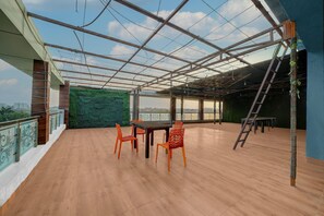 Rumah | Tempat makan outdoor