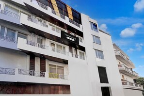 Exterior - Townhouse Railway Road Katrathe Amro (Reasi)