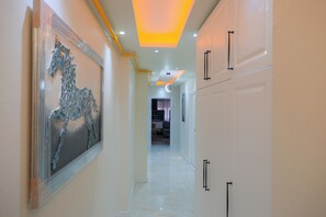 Family Apartment, Balcony | Interior - Ms Royal Otel (Mezitli)