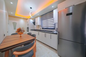 Family Apartment, Balcony | Private kitchen - Ms Royal Otel (Mezitli)