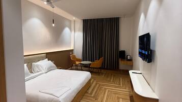 Habitación superior | Escritorio, espacio para trabajar con laptop y wifi gratis