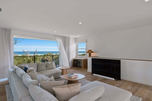 The Dune House-  Absolute Beachfront Escape