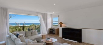 The Dune House-  Absolute Beachfront Escape