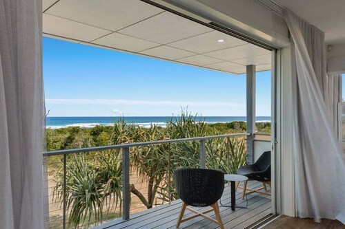 The Dune House-  Absolute Beachfront Escape