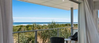 The Dune House-  Absolute Beachfront Escape