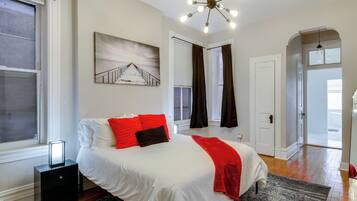 Iron/ironing board, Internet, bed sheets