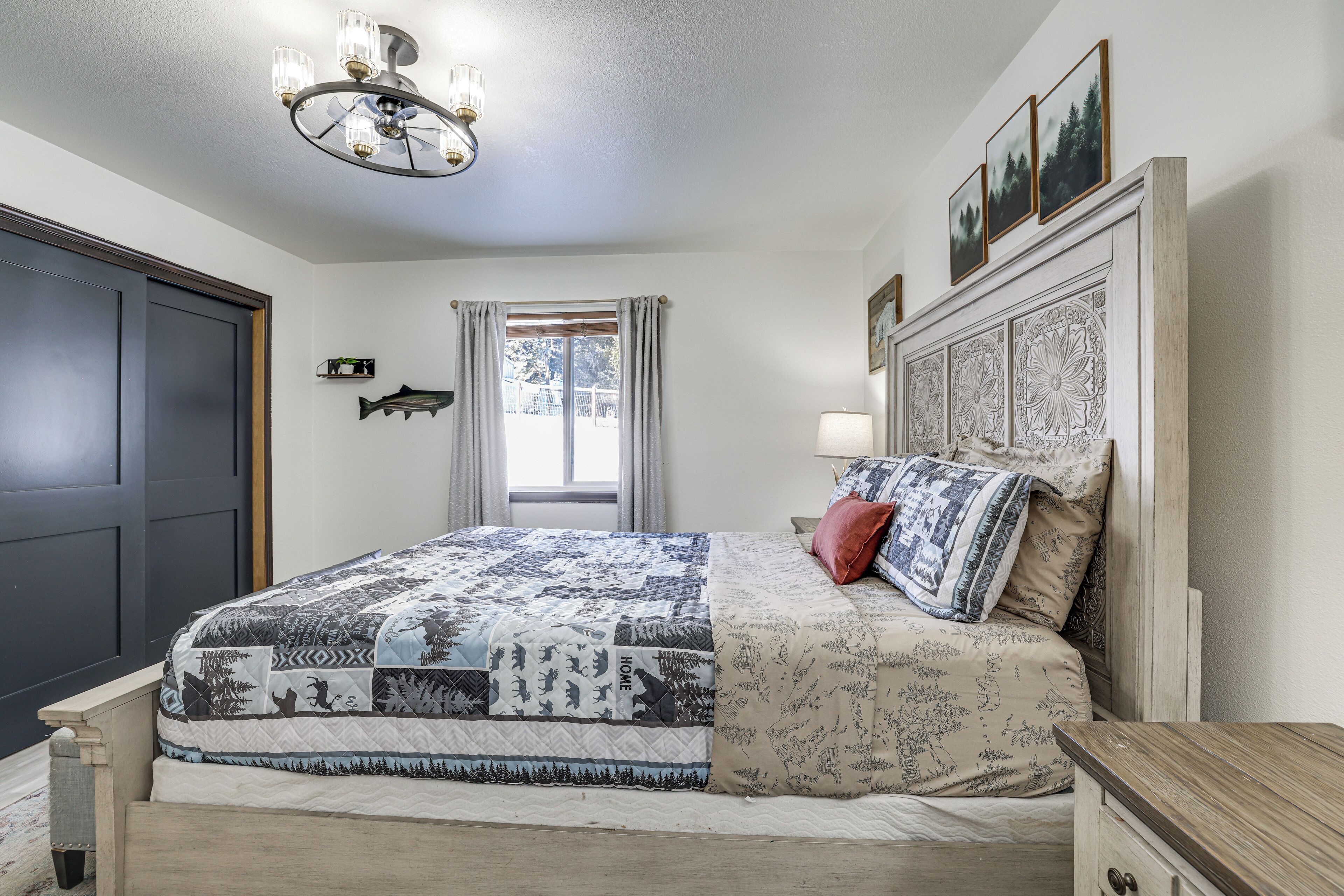 Iron/ironing board, travel crib, internet, bed sheets