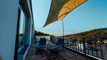 Junior Suite, Lanai | Terrace/patio