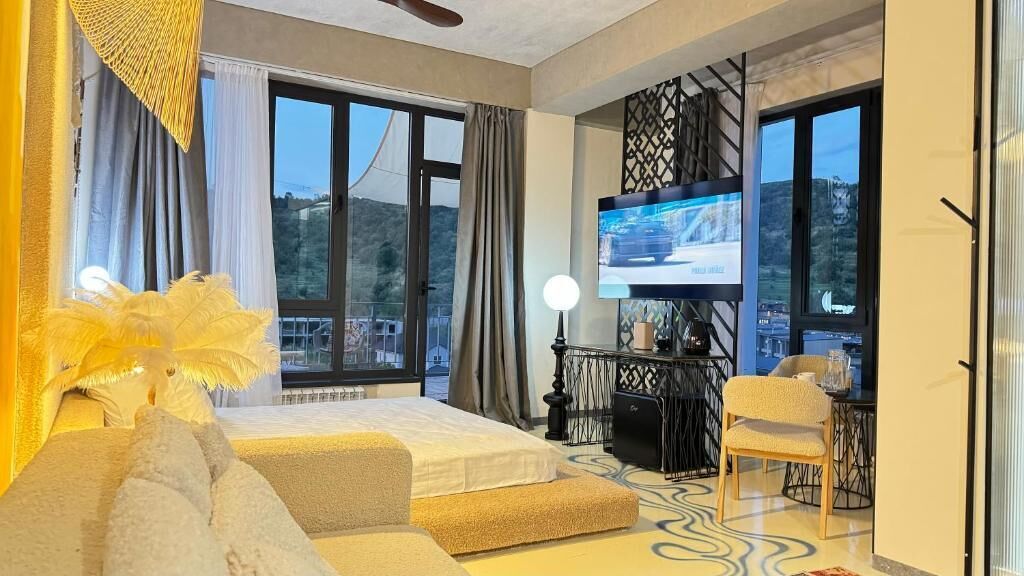 Blackout curtains, soundproofing, iron/ironing board, free WiFi