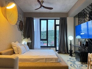 Phòng đôi tiện nghi đơn giản, ban công | Màn/rèm cản sáng, phòng cách âm, bàn ủi/dụng cụ ủi quần áo 