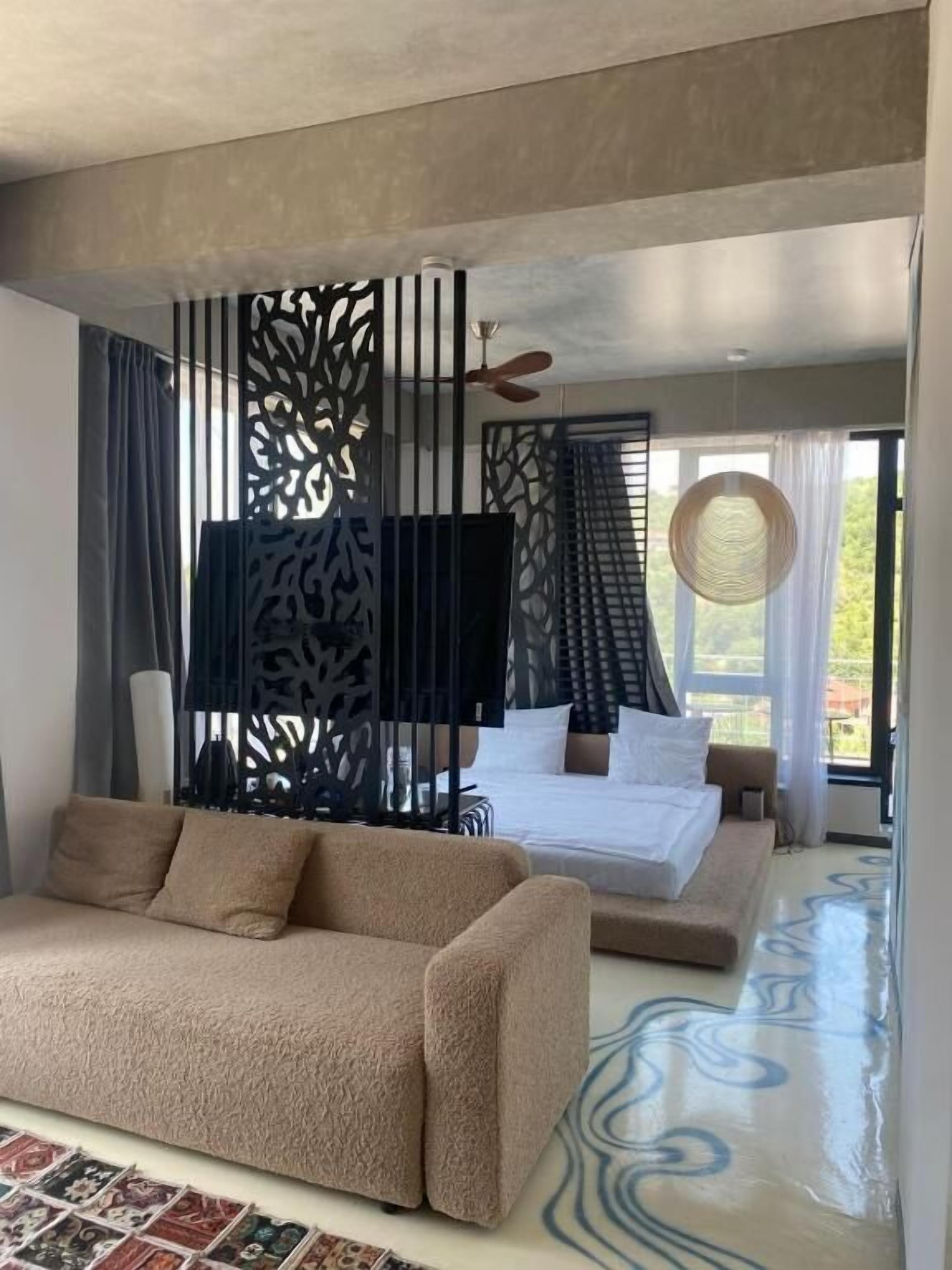 Blackout curtains, soundproofing, iron/ironing board, free WiFi