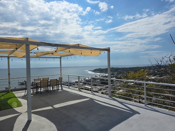 Outdoor dining - ModernHouse+Jacuzzi+SeaView+AC+Laundry@El Salvador (Puerto de la libertad)