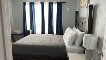 3 bedrooms, iron/ironing board, WiFi, bed sheets