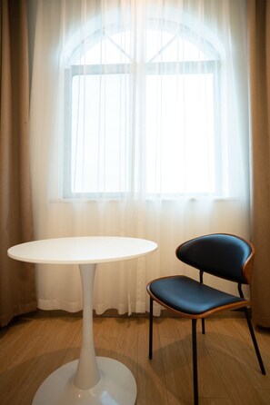 Business Double Room, City View | Individually decorated, laptop workspace, free WiFi - Changqi B&B Jingdezhen (Jingdezhen)