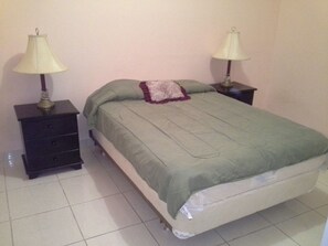 1 bedroom - Room-rooms For Rent, Roommates, Or As B& (Ulloa)