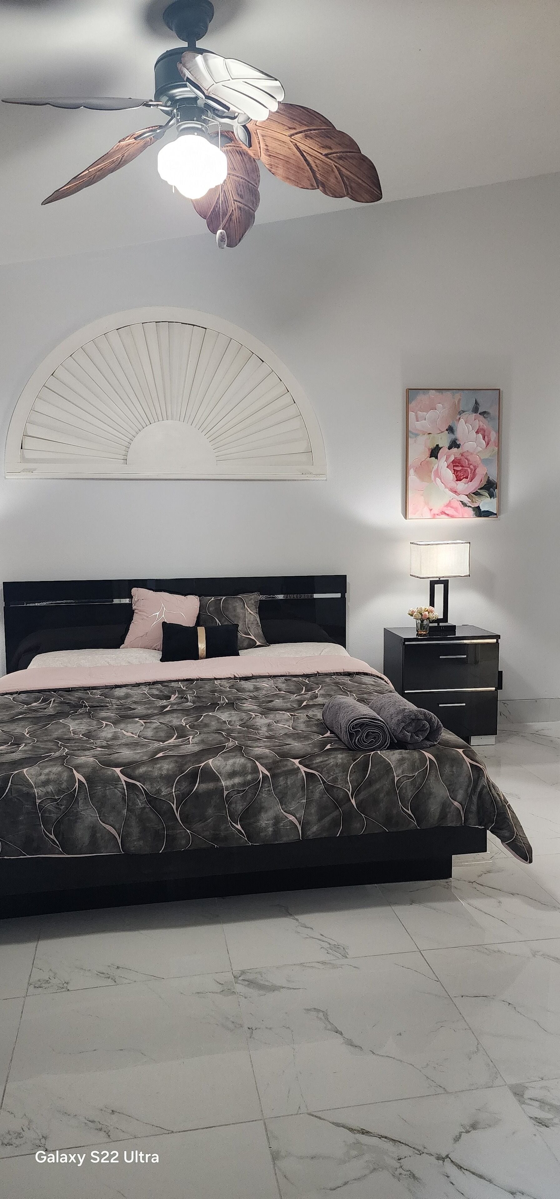 Fer et planche à repasser, Wi-Fi, literie fournie