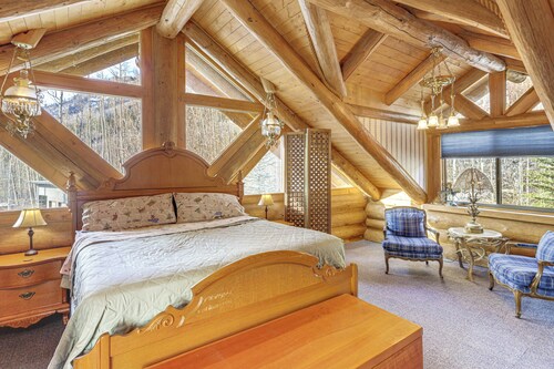 5 Mi to Purgatory Resort, Mtn-View Family Cabin!