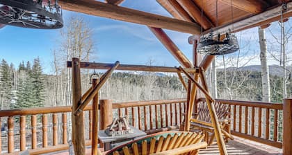 5 Mi to Purgatory Resort, Mtn-View Family Cabin!