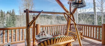 5 Mi to Purgatory Resort, Mtn-View Family Cabin!