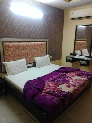 Deluxe Room | Rollaway beds, free WiFi, bed sheets - Hotel 3BS House (New Delhi)