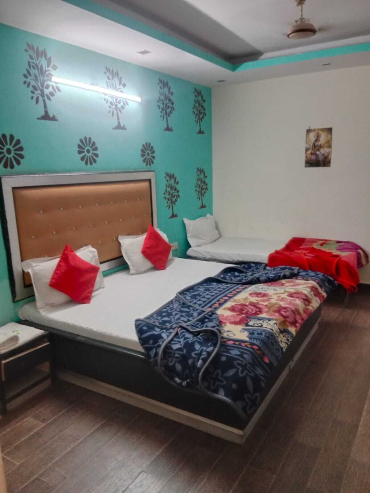Triple Room | Rollaway beds, free WiFi, bed sheets