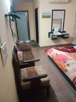 Quarto luxo | Camas extras/dobráveis (sobretaxa), Wi-Fi de cortesia, roupa de cama