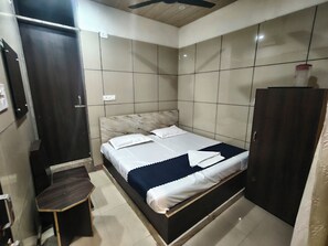 Chambre Double Deluxe | Bureau, espace de travail pour ordinateur portable, Wi-Fi gratuit