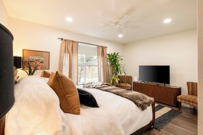 3 habitaciones, tabla de planchar con plancha y acceso a internet 