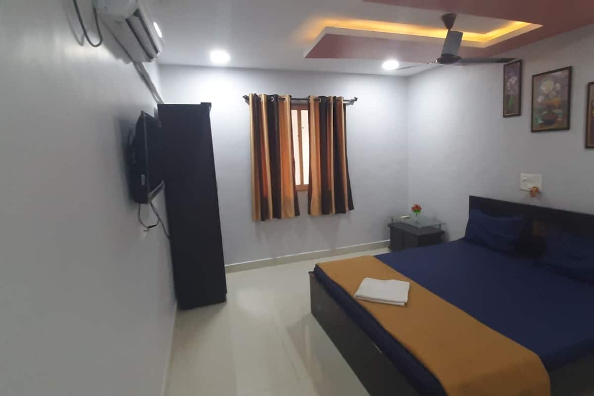 Deluxe Double or Twin Room | Desk, free WiFi