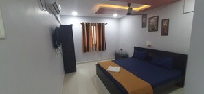 Deluxe Double or Twin Room | Desk, free WiFi - Hotel Radhakrishna (Neral)
