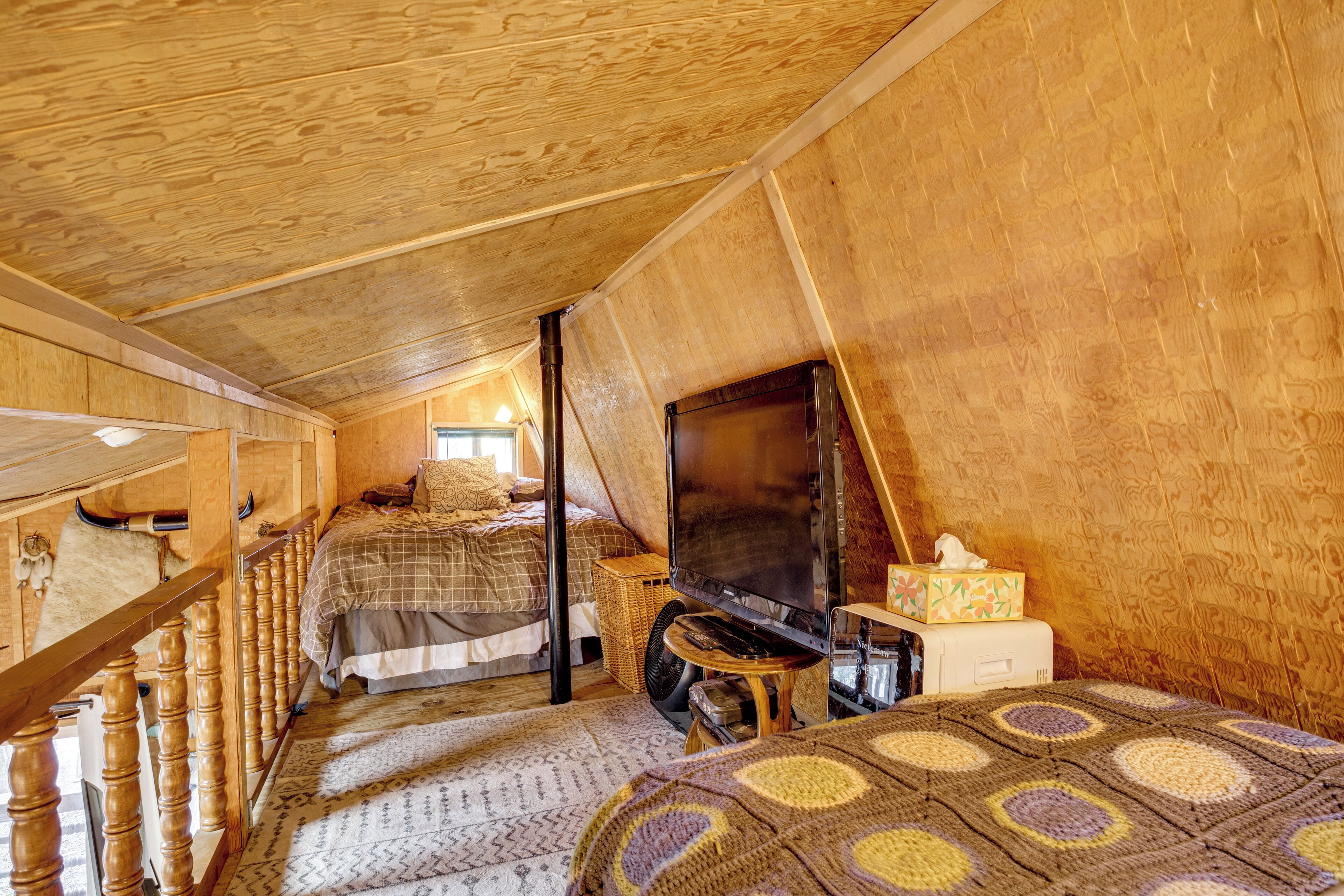 1 bedroom, bed sheets