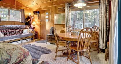 Hike, Fish & Ski! Waterfront Tygh Valley Cabin