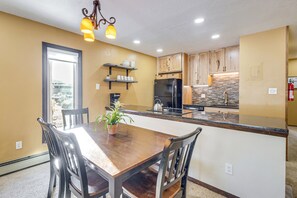 Dining - Cozy Condo: Steps to Free Winter Park Shuttle! (Fraser)