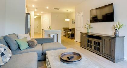 Family + Dog Friendly! Greenville Townhome w/ Deck