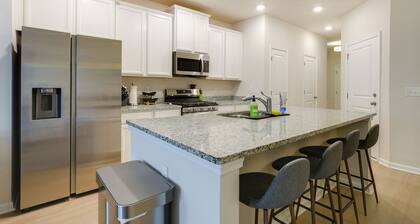 Family + Dog Friendly! Greenville Townhome w/ Deck