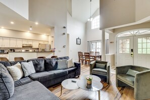 TV, fireplace, table football, ping pong - Hot Tub & Epic Game Room! Poconos Family Retreat (Blakeslee)