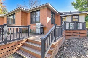 Terrace/patio - 3 Mi to Rose Garden: 'Serenity Place' w/ Fire Pit! (Tyler)