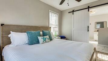 3 camere, una scrivania, ferro/asse da stiro, culla da viaggio