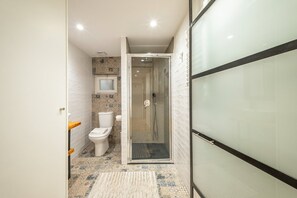 Shower, hair dryer, towels - GuestReady - Celeste’s Heritage House (Lisbon)